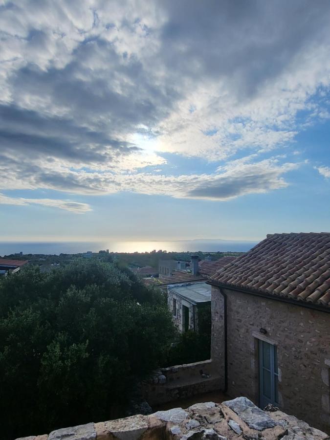 Balcony&tower Apartment
