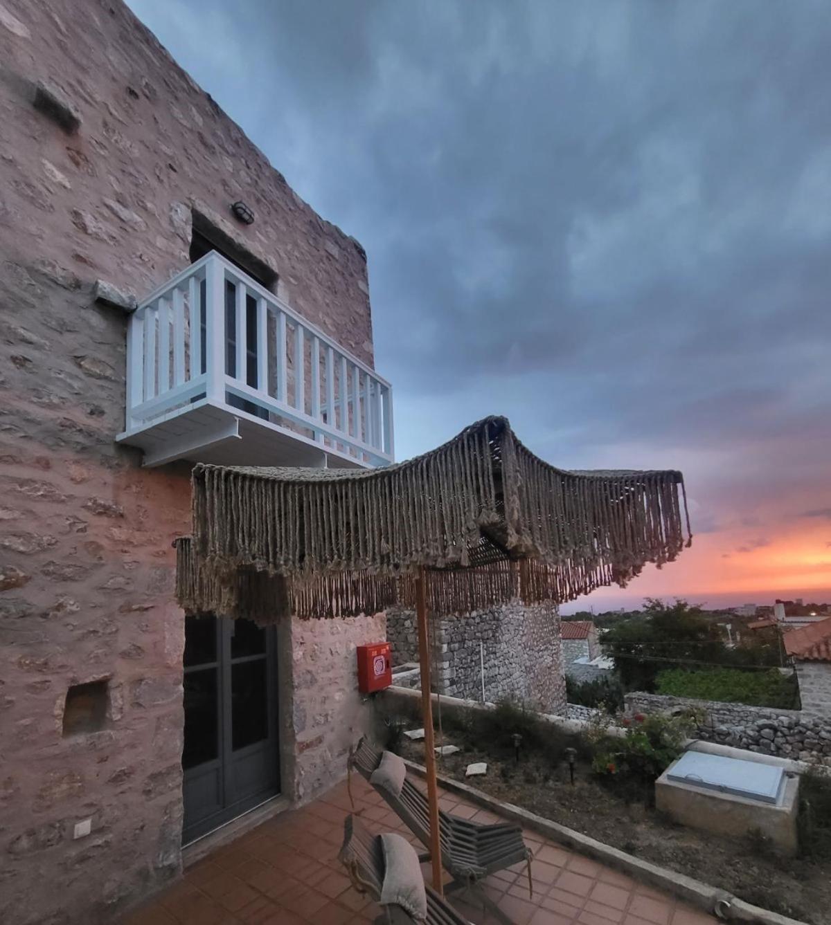 Balcony&tower Apartment