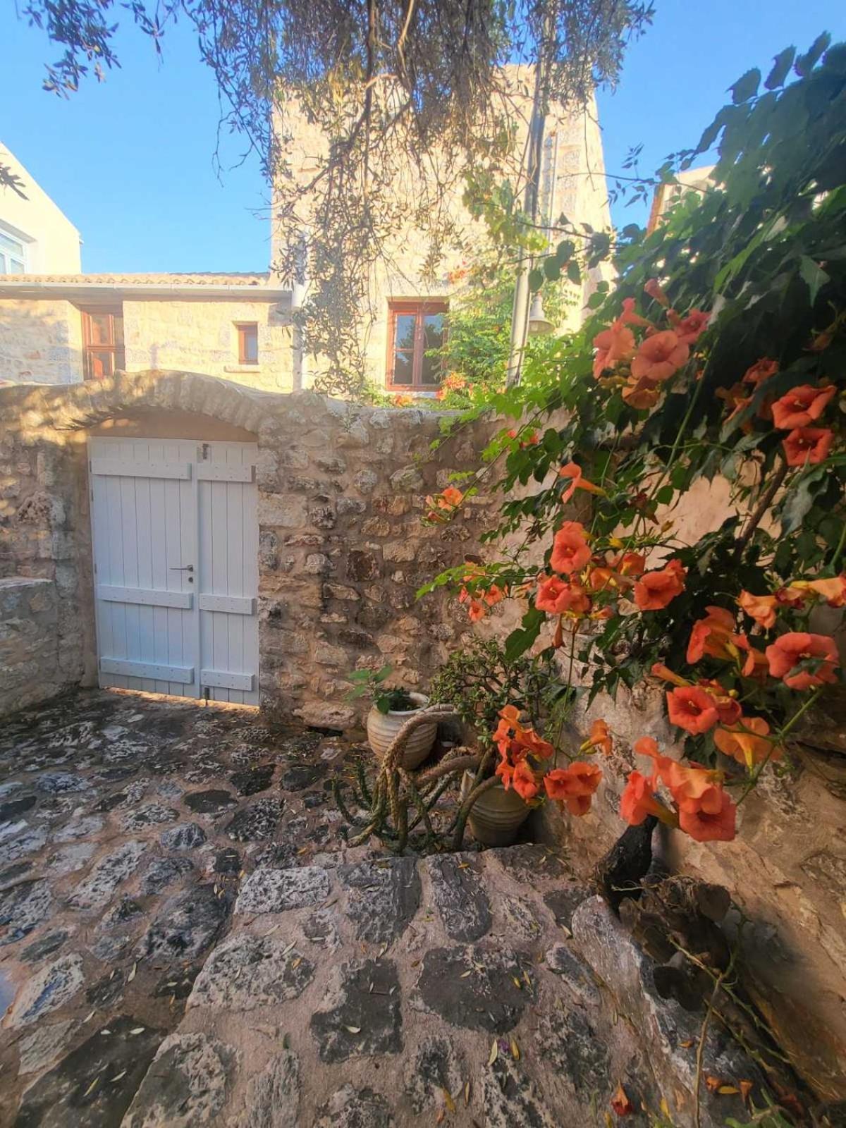 Balcony&tower Areopoli