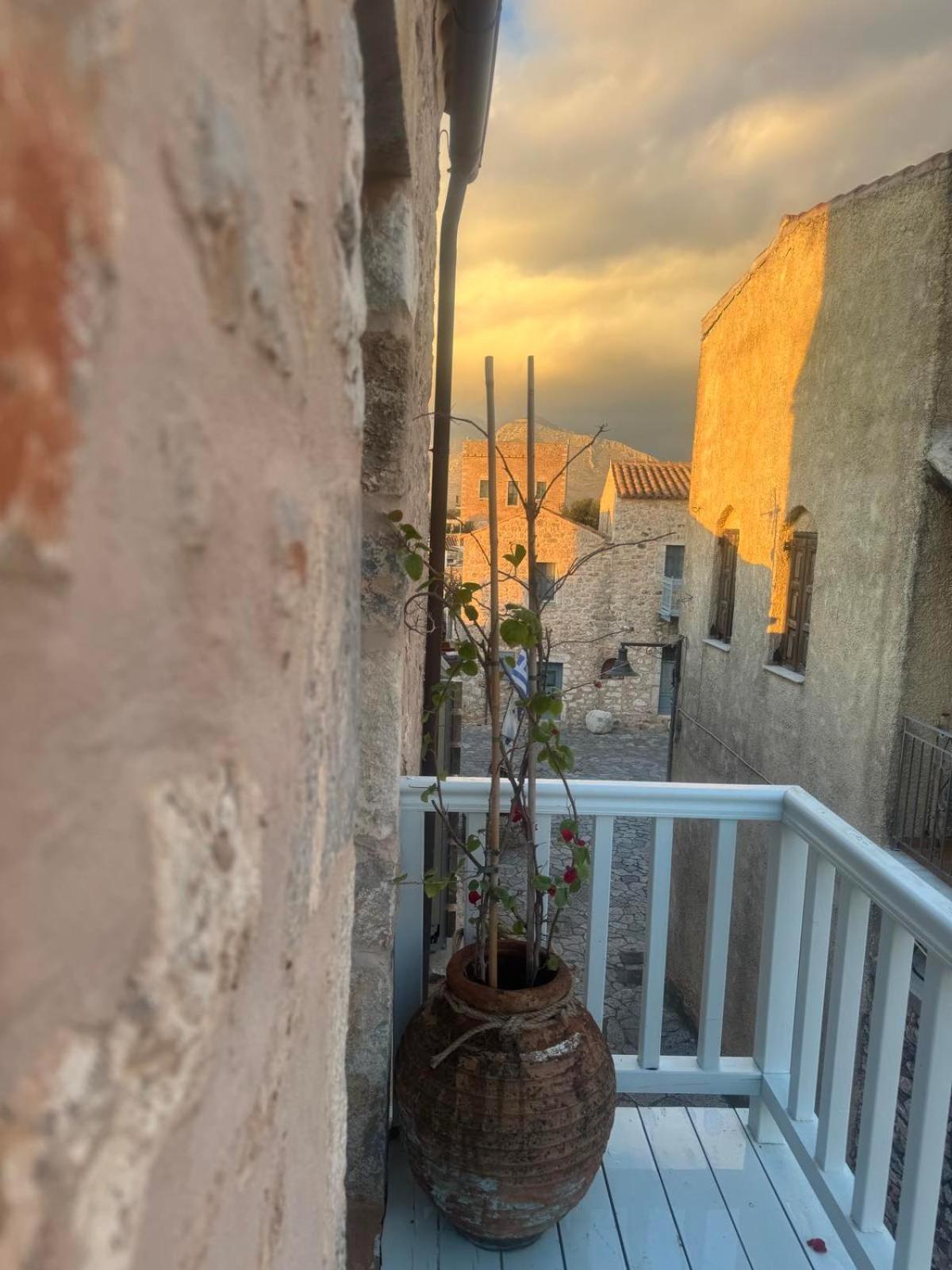 Balcony&tower * Areopoli